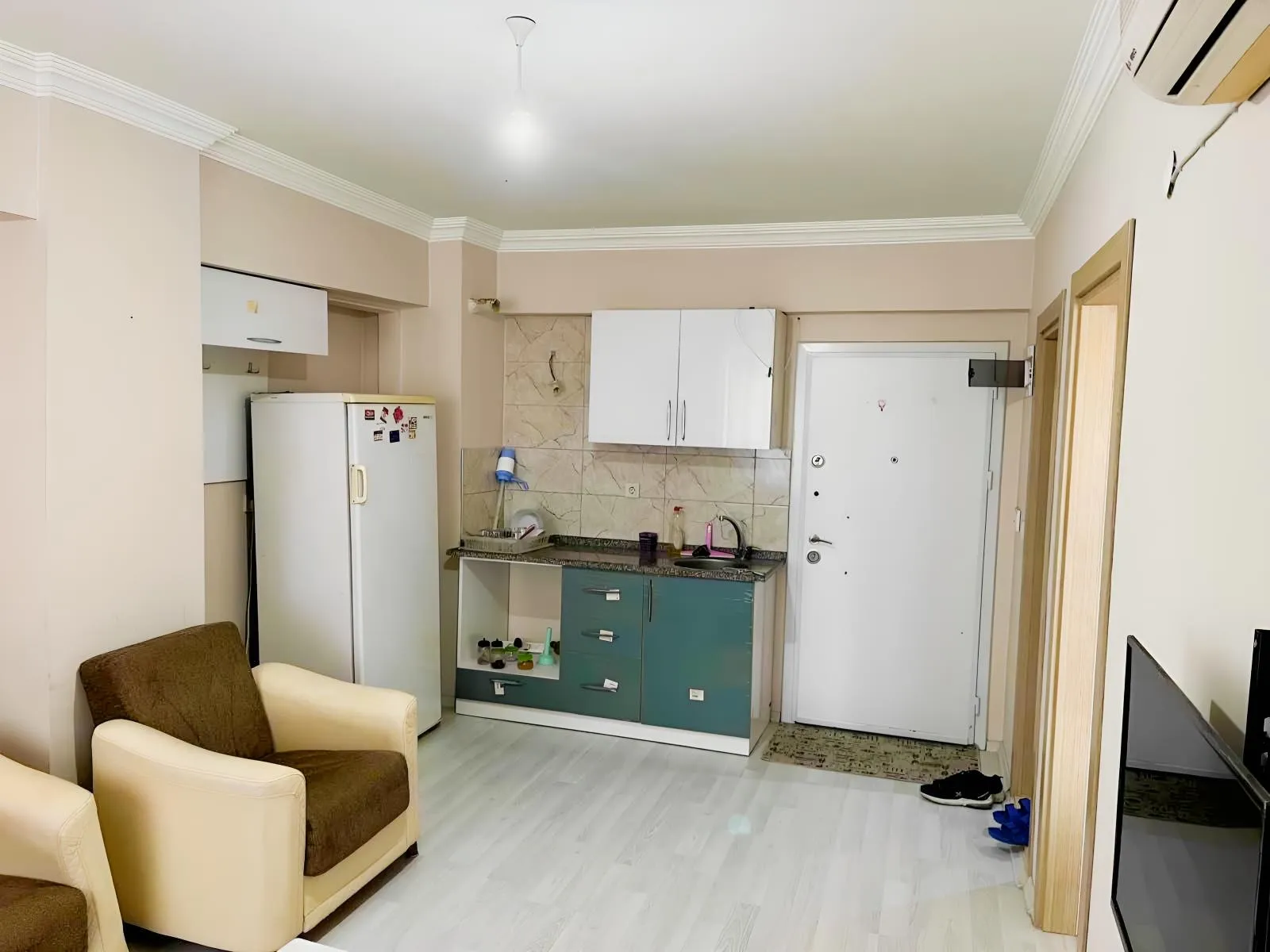 MİRAY EMLAKTAN iSABEYLİ MAHALLESİNDE EŞYALI KİRALIK 1+1 DAİRE