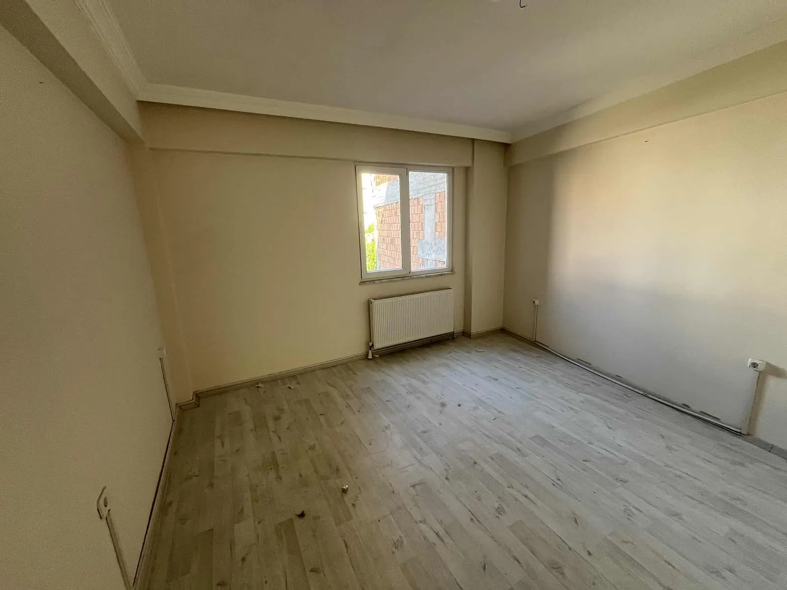 MİRAY EMLAKTAN YENİMAHALLEDE DOĞALGAZLI KİRALIK 3+1 DAİRE